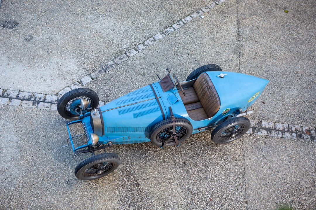 Bugatti - Image 16 of 31