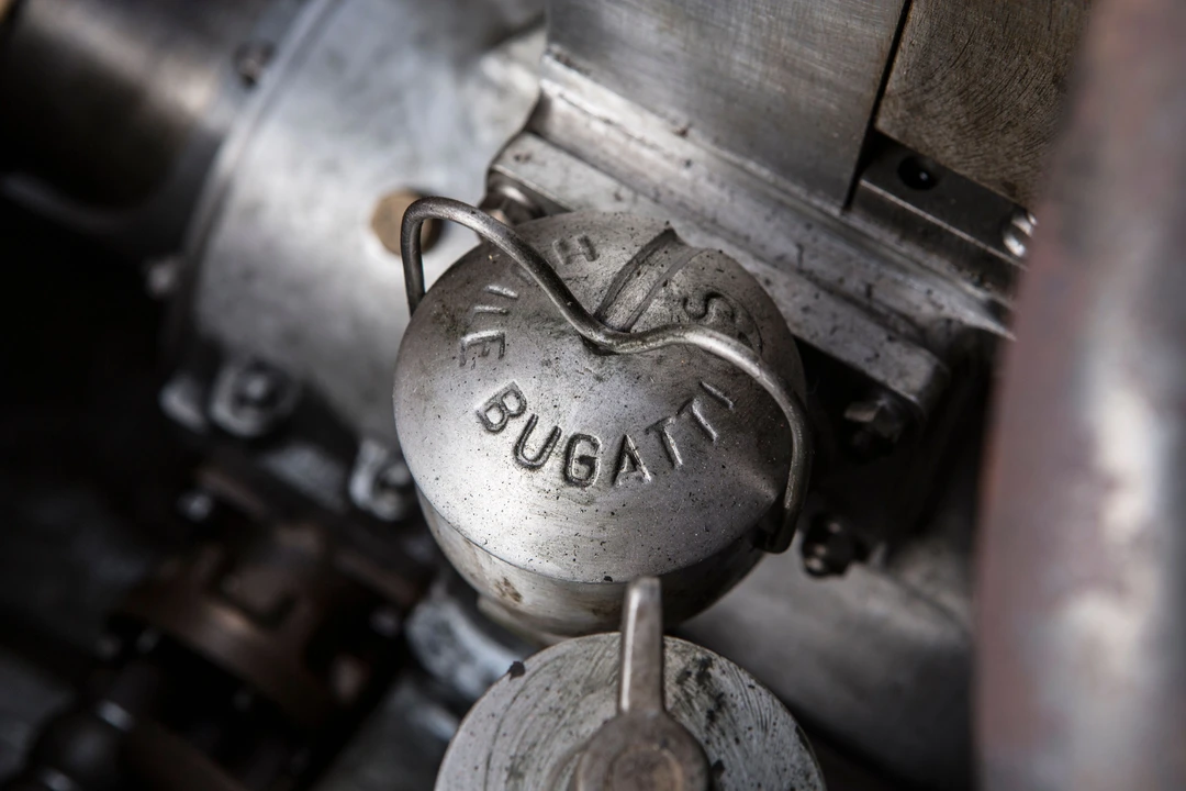 Bugatti - Image 27 of 31