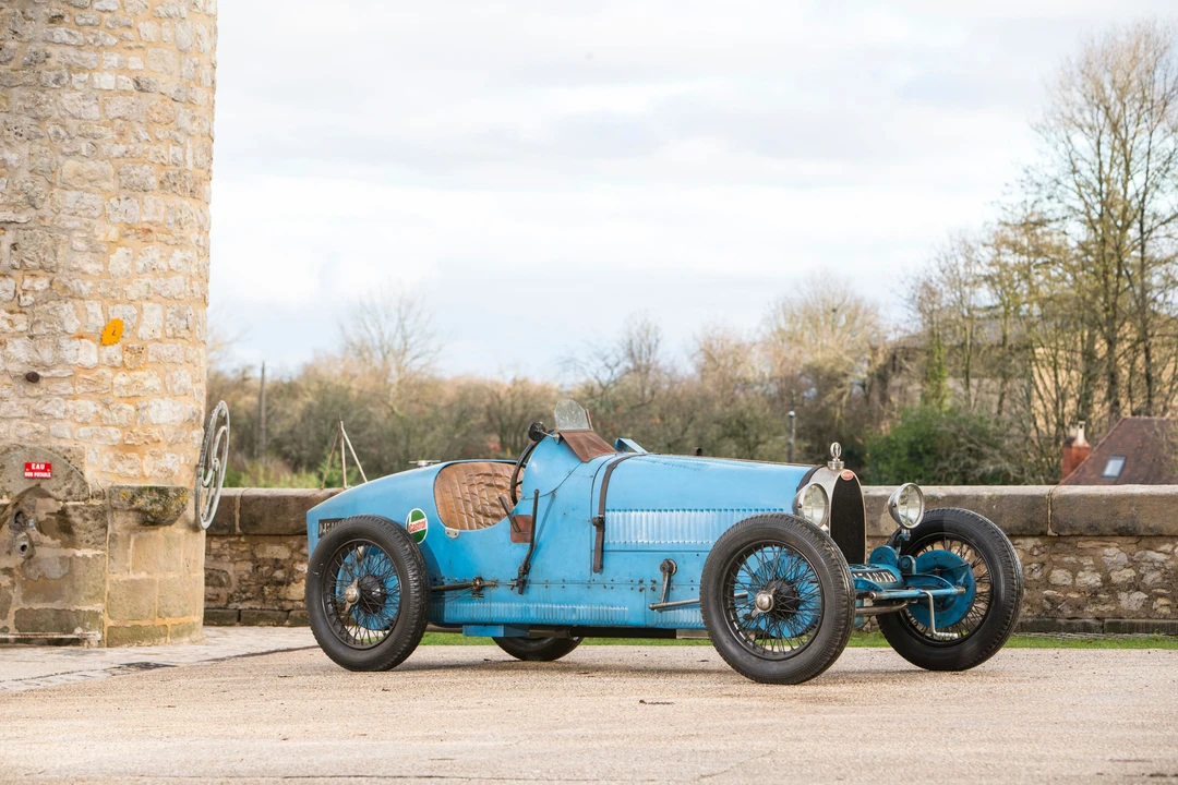 Bugatti - Image 9 of 31