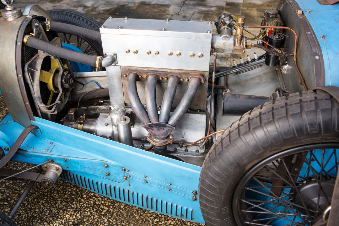 Bugatti - Image 30 of 31