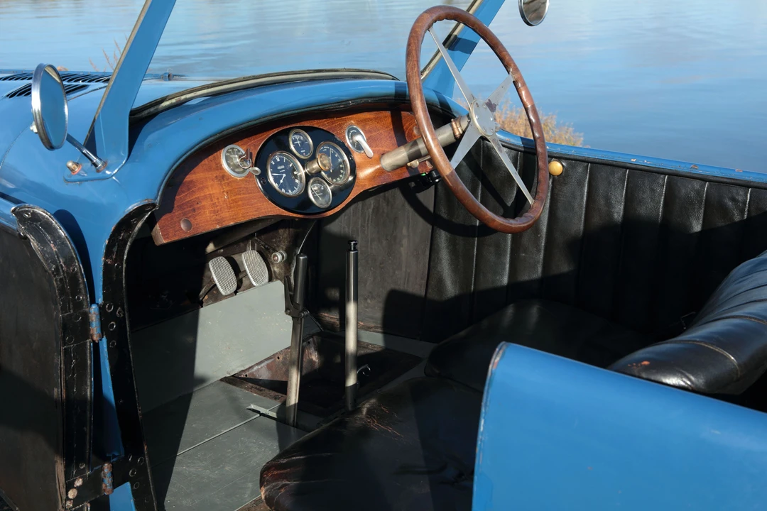 Bugatti - Image 15 of 31