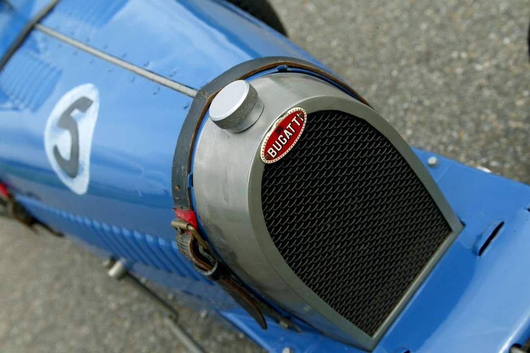 Bugatti - Image 3 of 3