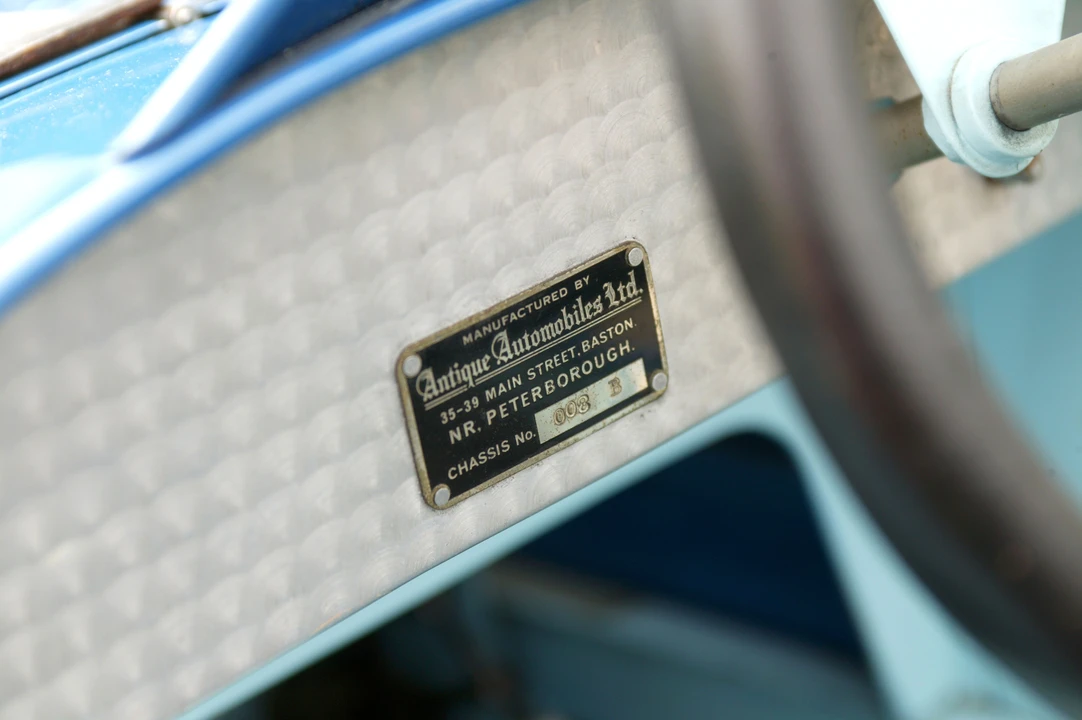 Bugatti - Image 2 of 3