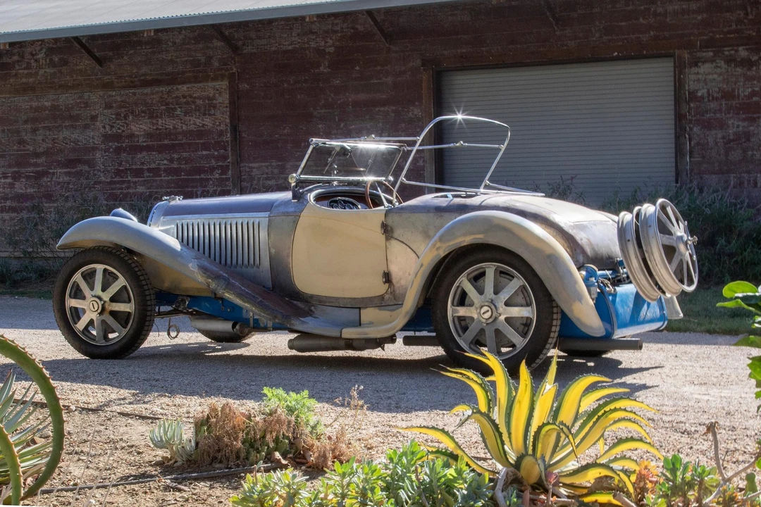 Bugatti - Image 7 of 31