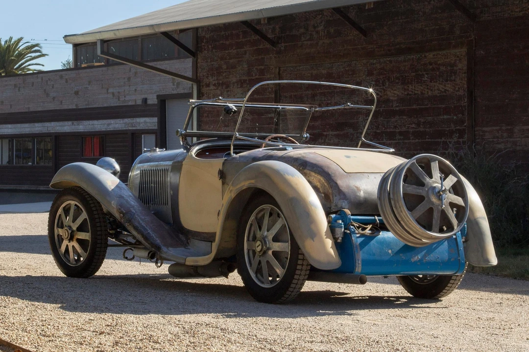 Bugatti - Image 8 of 31