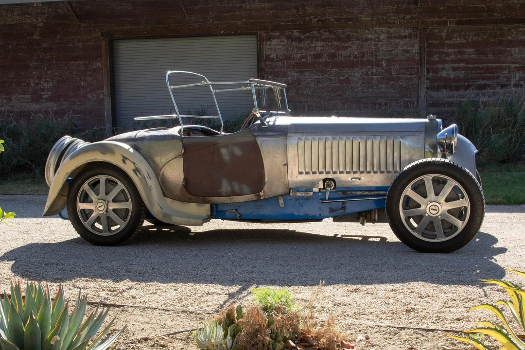 Bugatti - Image 12 of 31