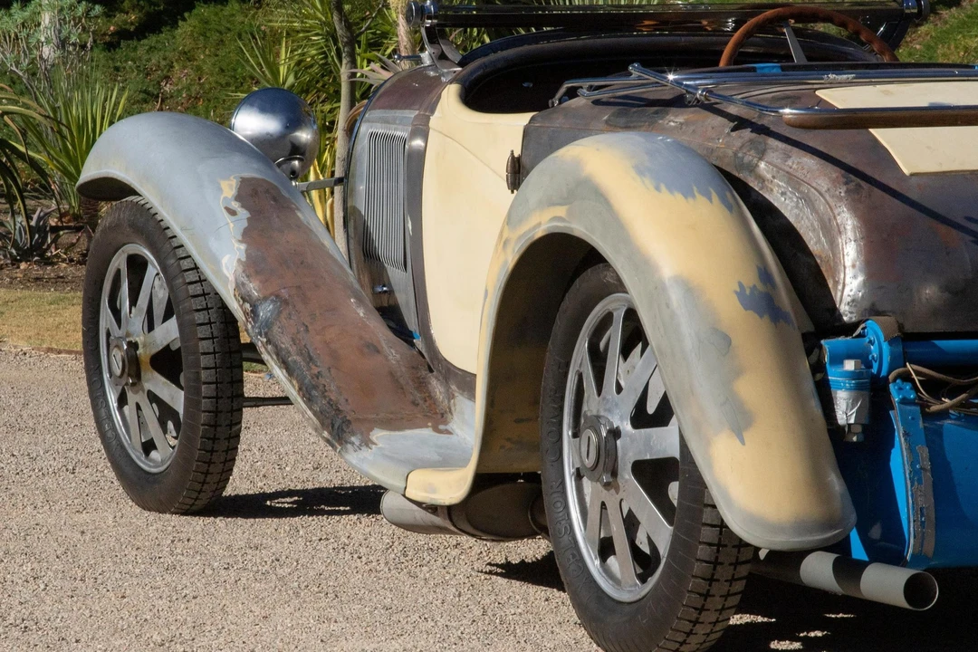 Bugatti - Image 27 of 31