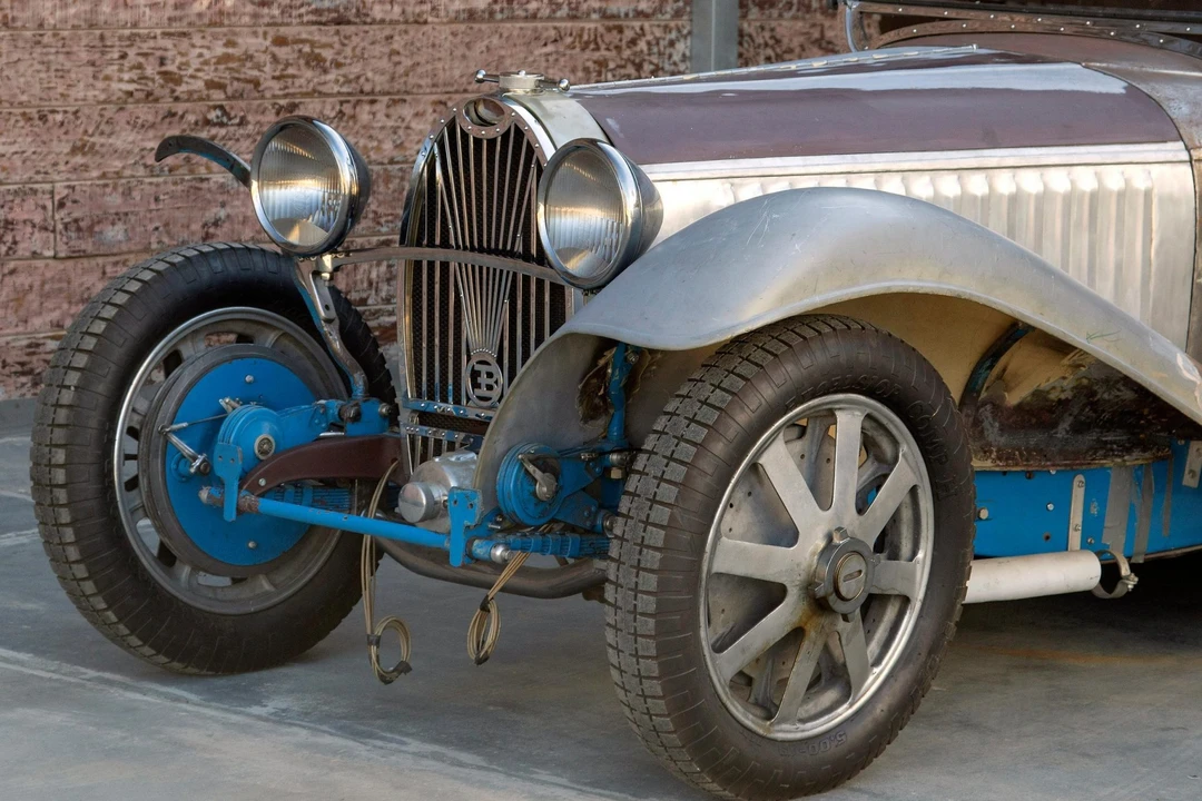 Bugatti - Image 28 of 31