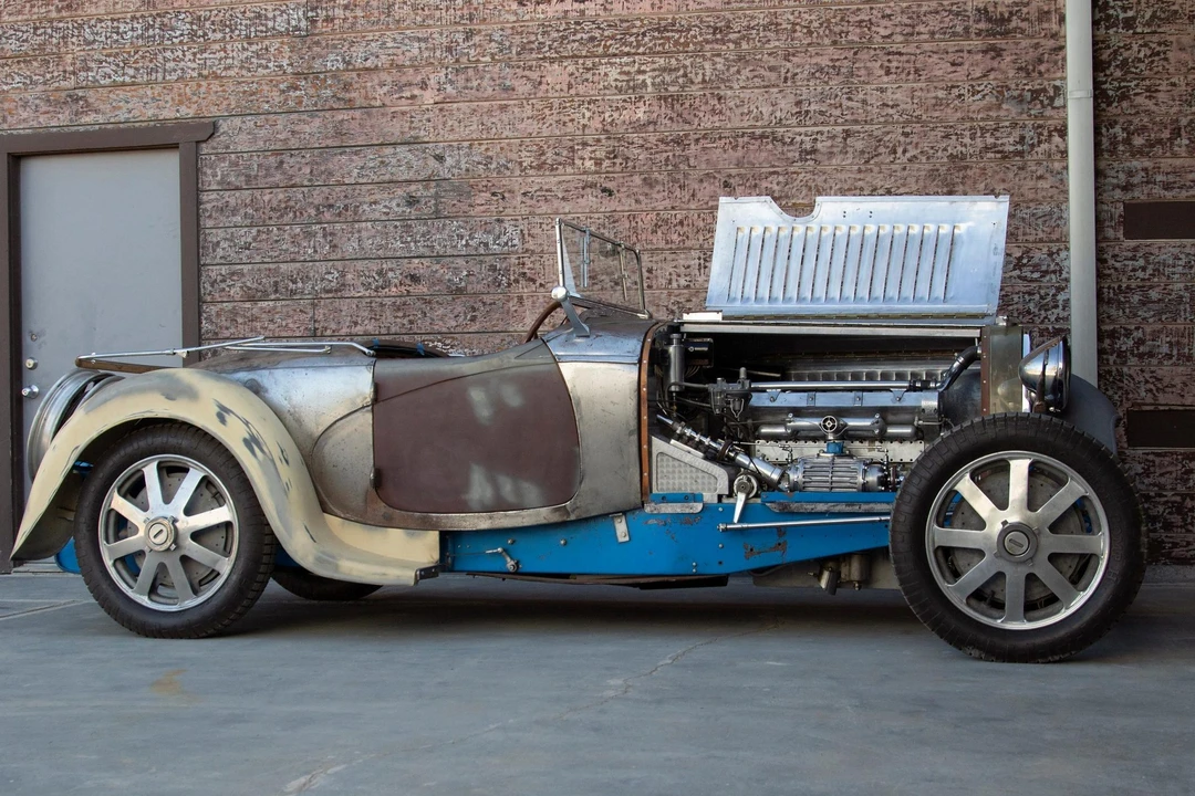 Bugatti - Image 25 of 31