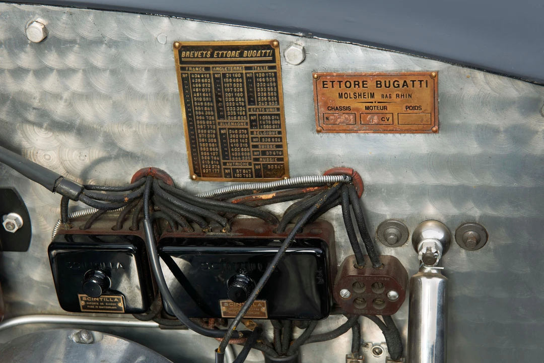Bugatti - Image 6 of 11