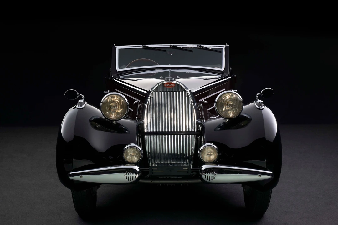 Bugatti - Image 4 of 11