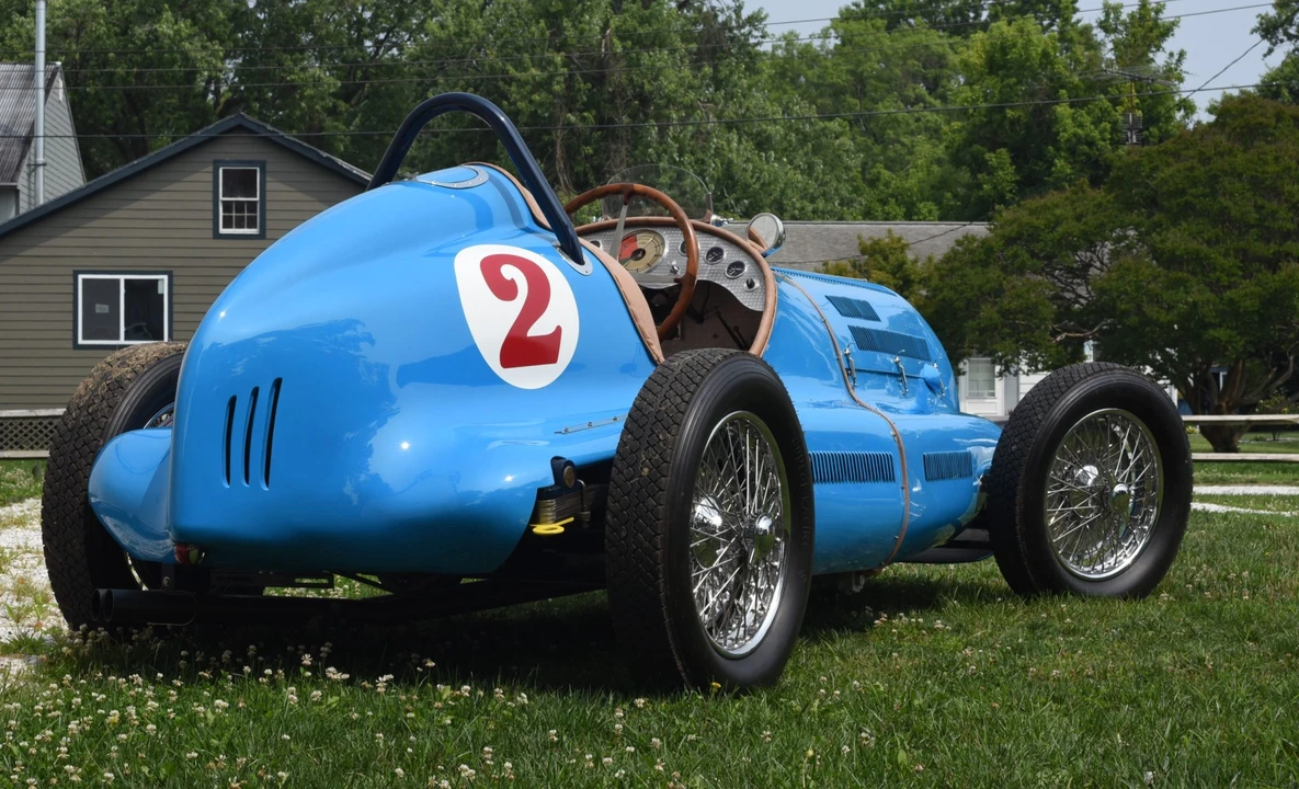 Bugatti - Image 9 of 31