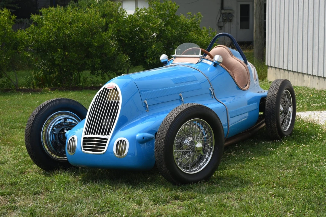 Bugatti - Image 1 of 31