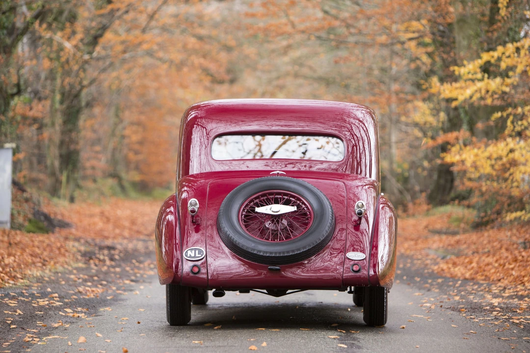 Bugatti - Image 8 of 31