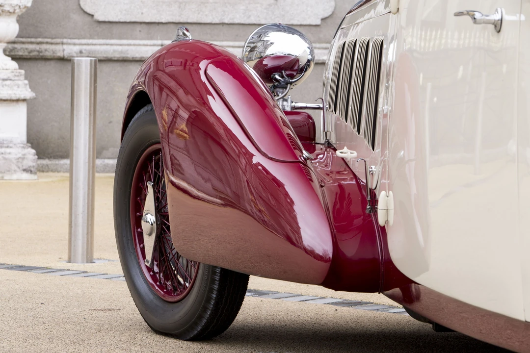 Bugatti - Image 14 of 31