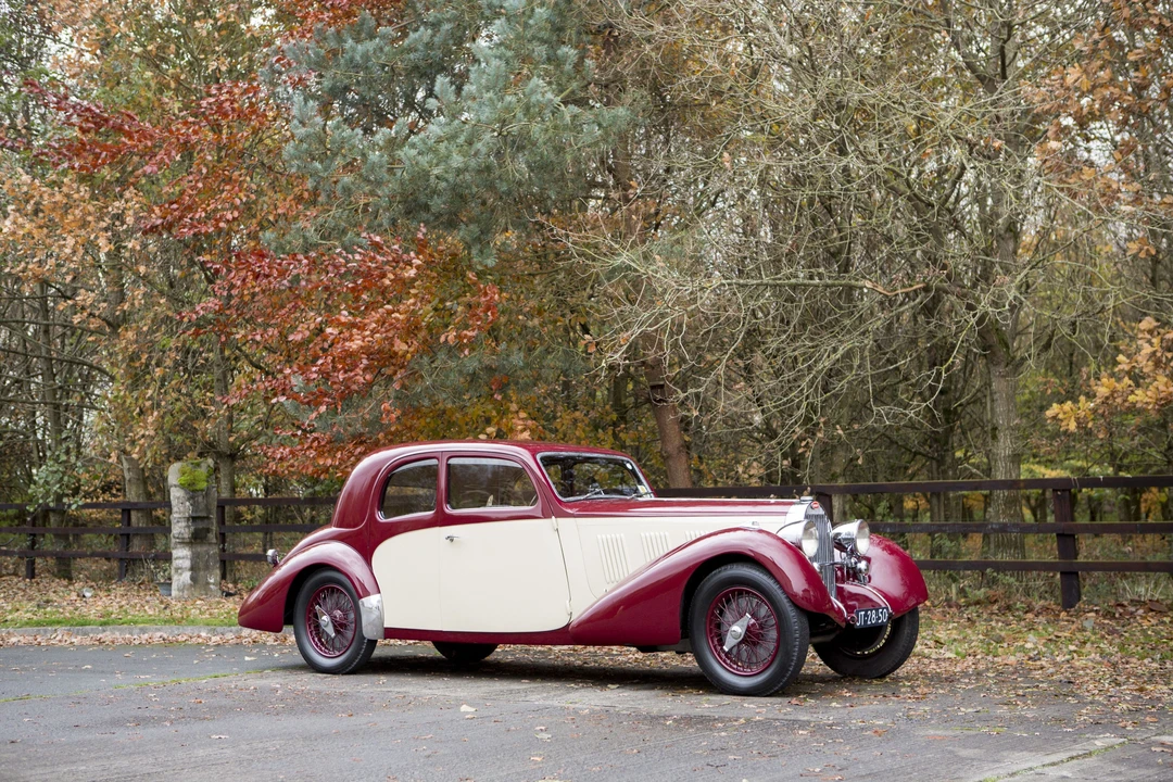 Bugatti - Image 5 of 31