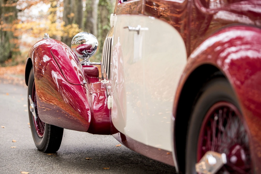 Bugatti - Image 12 of 31