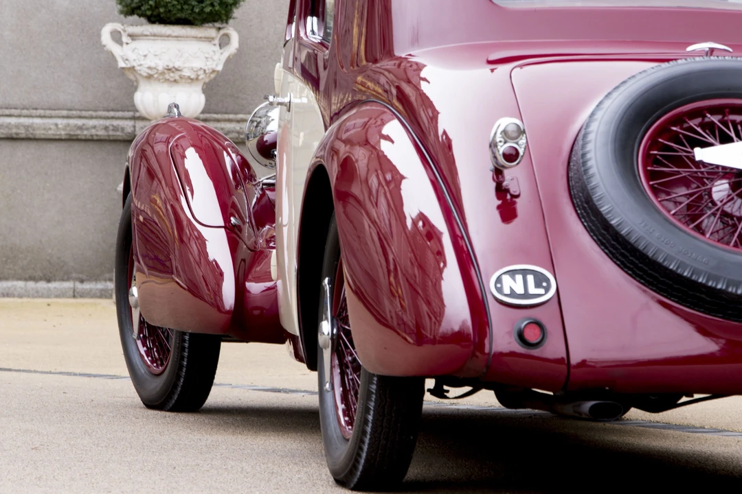 Bugatti - Image 15 of 31