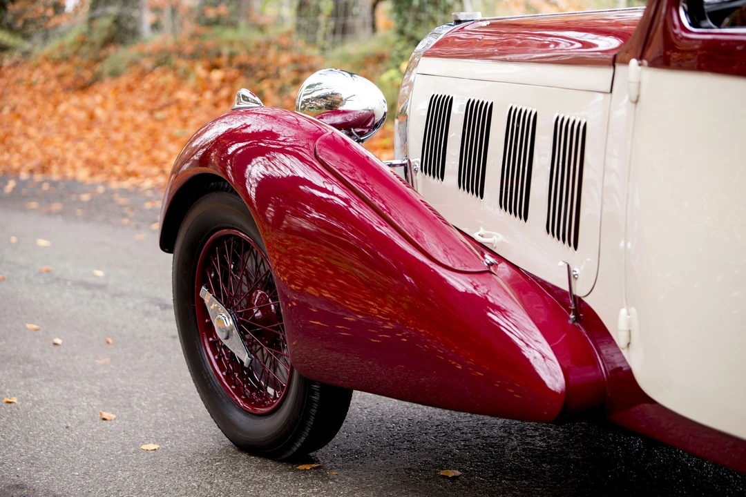 Bugatti - Image 11 of 31