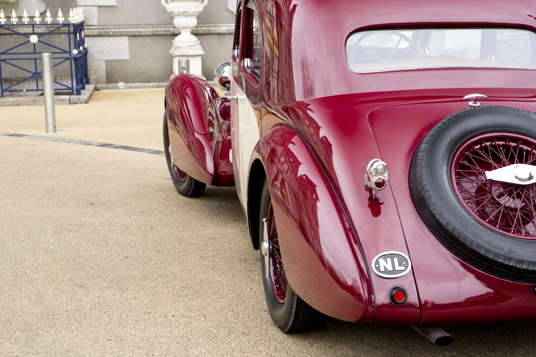 Bugatti - Image 13 of 31