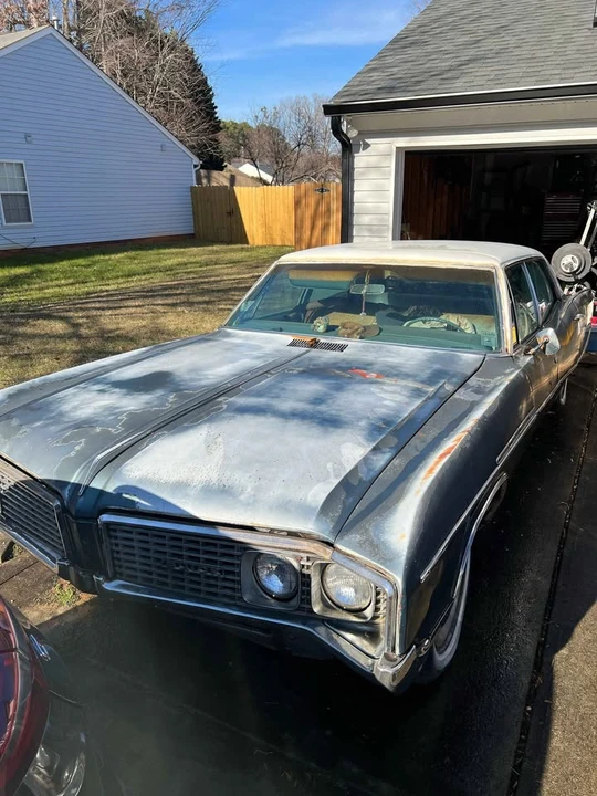 Buick Electra - Image 8 of 10