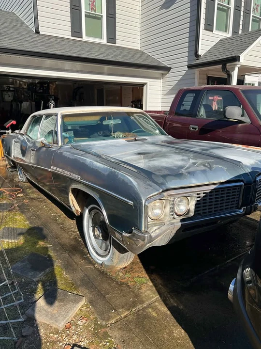 Buick Electra - Image 2 of 10