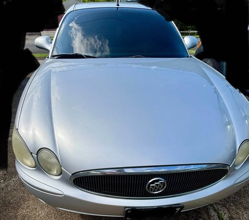 Buick LaCrosse - Image 2 of 3