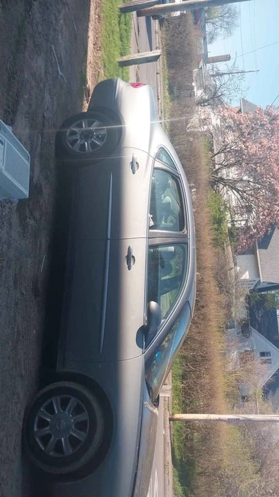 Buick LaCrosse - Image 2 of 7