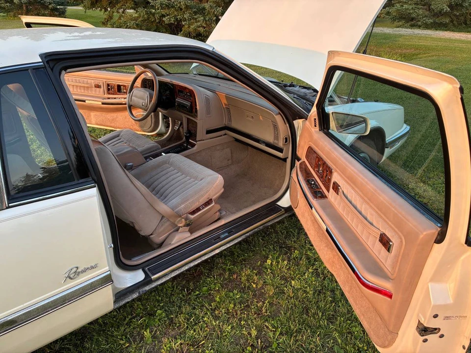 1991 Buick Riviera 4th-7th Gen - Image 10 of 14
