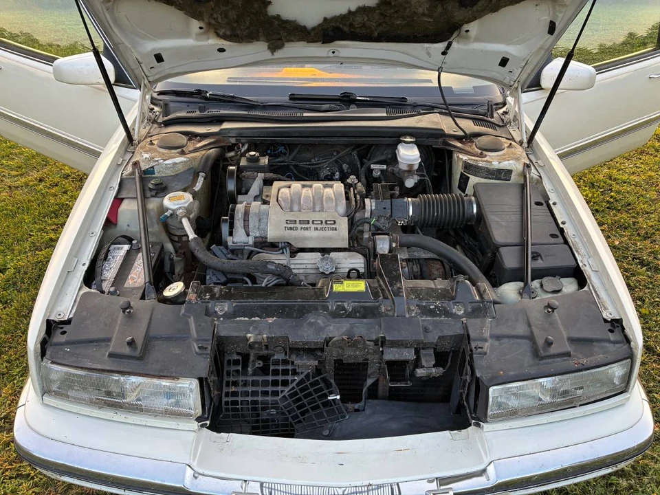 1991 Buick Riviera 4th-7th Gen - Image 8 of 14