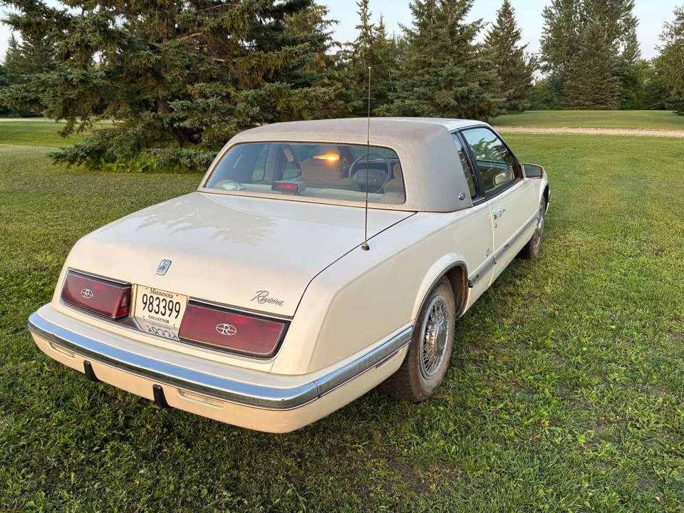 1991 Buick Riviera 4th-7th Gen - Image 5 of 14