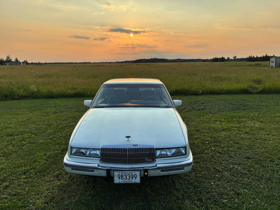 1991 Buick Riviera 4th-7th Gen - Image 4 of 14