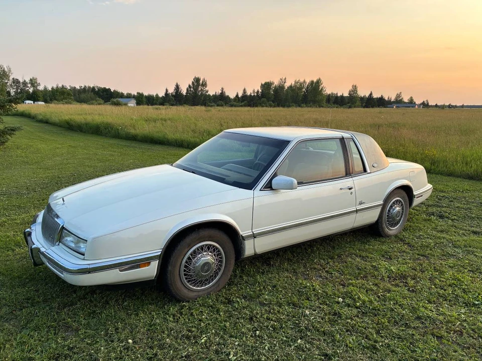 1991 Buick Riviera 4th-7th Gen - Image 3 of 14