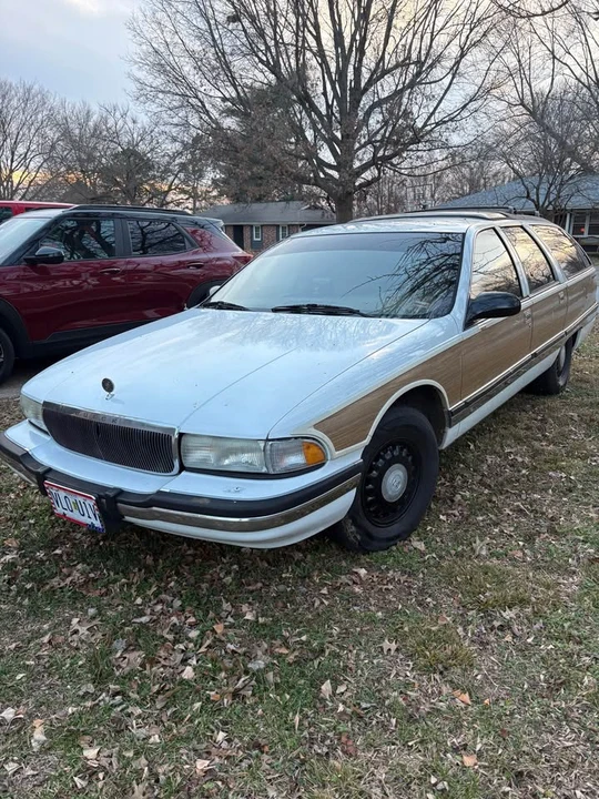 1996 Buick Roadmaster - Image 4 of 9