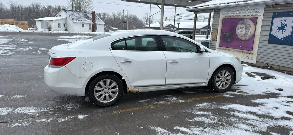 Buick LaCrosse - Image 2 of 4