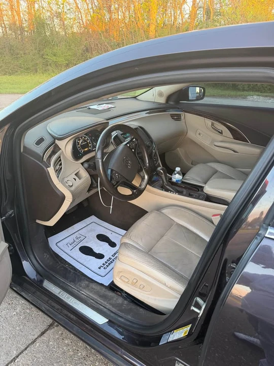 Buick LaCrosse - Image 5 of 7