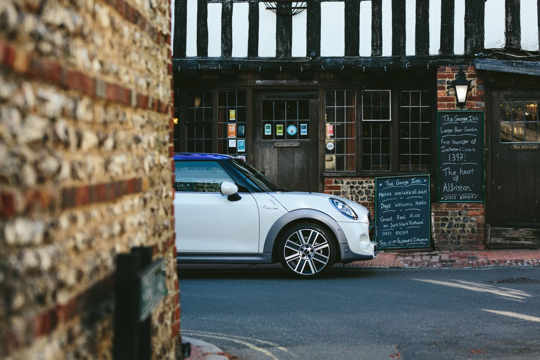 2018 Mini Mini Cooper S 3rd Gen - Image 21 of 31