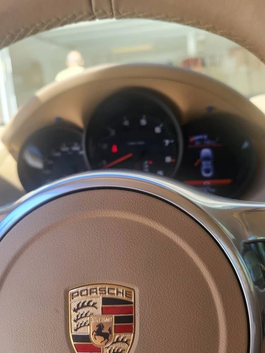 2014 Porsche 981 Cayman - Image 7 of 8
