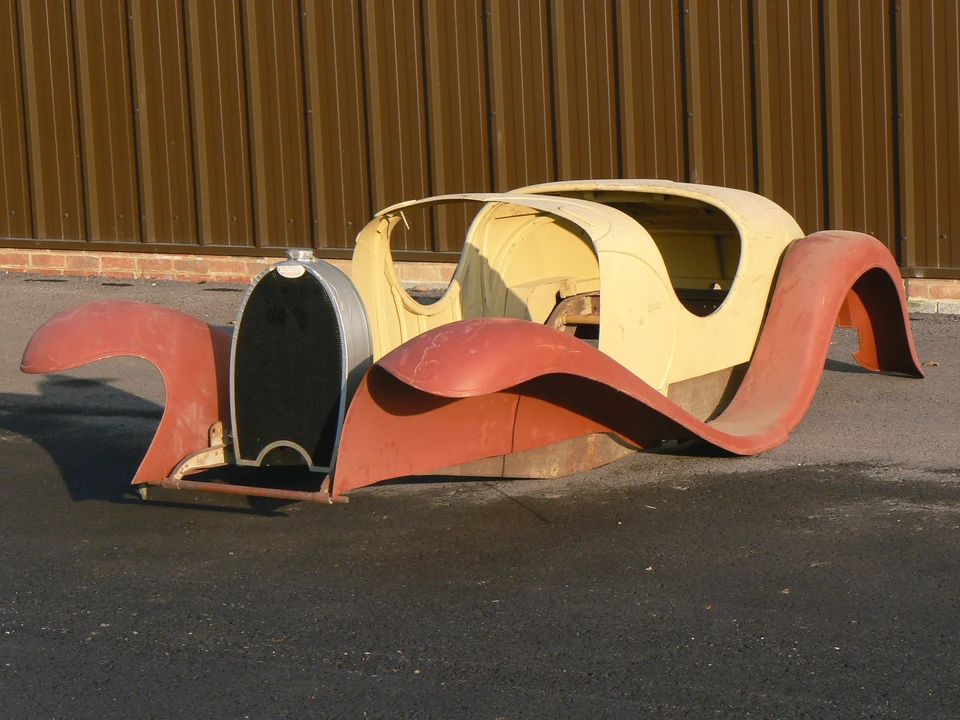 Bugatti - Image 4 of 4