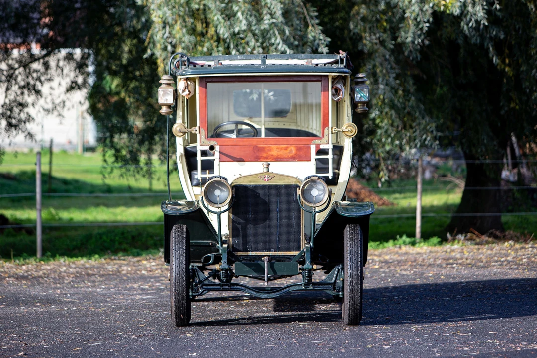 1915 Hispano-Suiza - Image 3 of 29