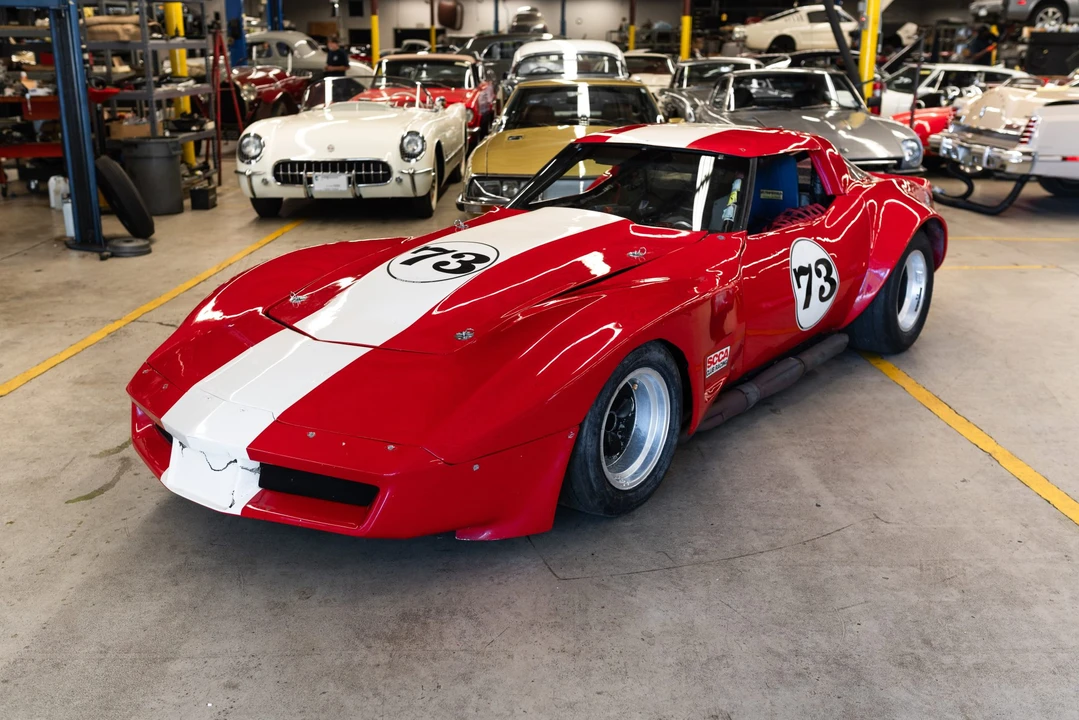 Chevrolet Corvette C3 - Image 3 of 31