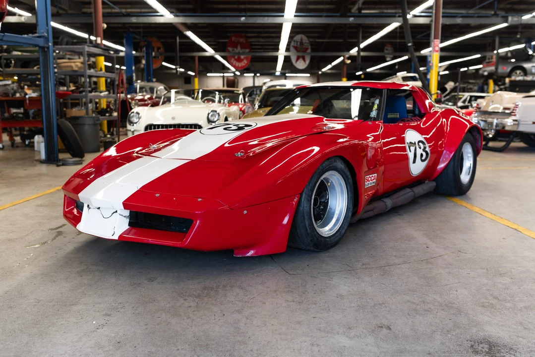 Chevrolet Corvette C3 - Image 2 of 31