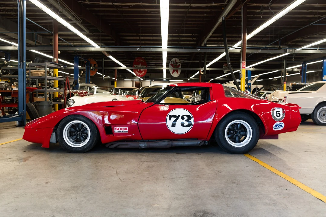 Chevrolet Corvette C3 - Image 16 of 31