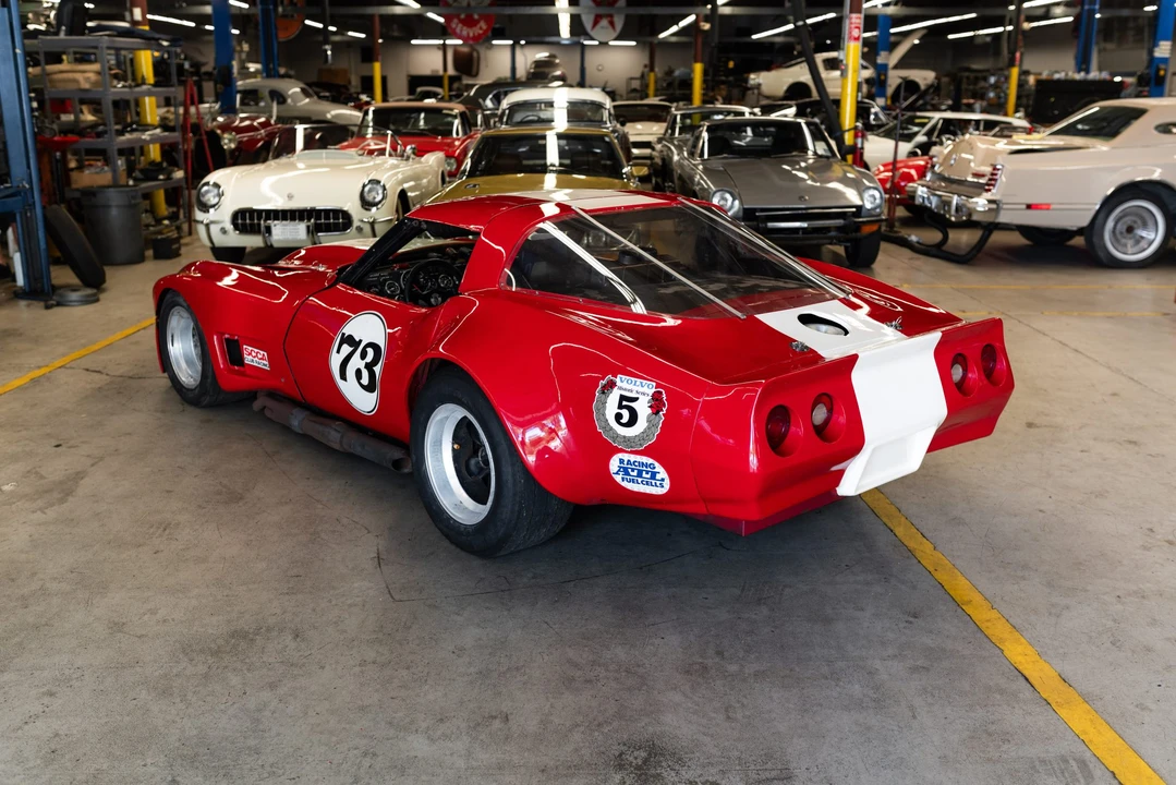 Chevrolet Corvette C3 - Image 13 of 31