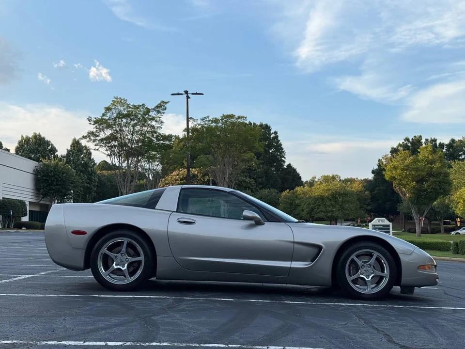 2000 Chevrolet Corvette C5 - Image 9 of 17