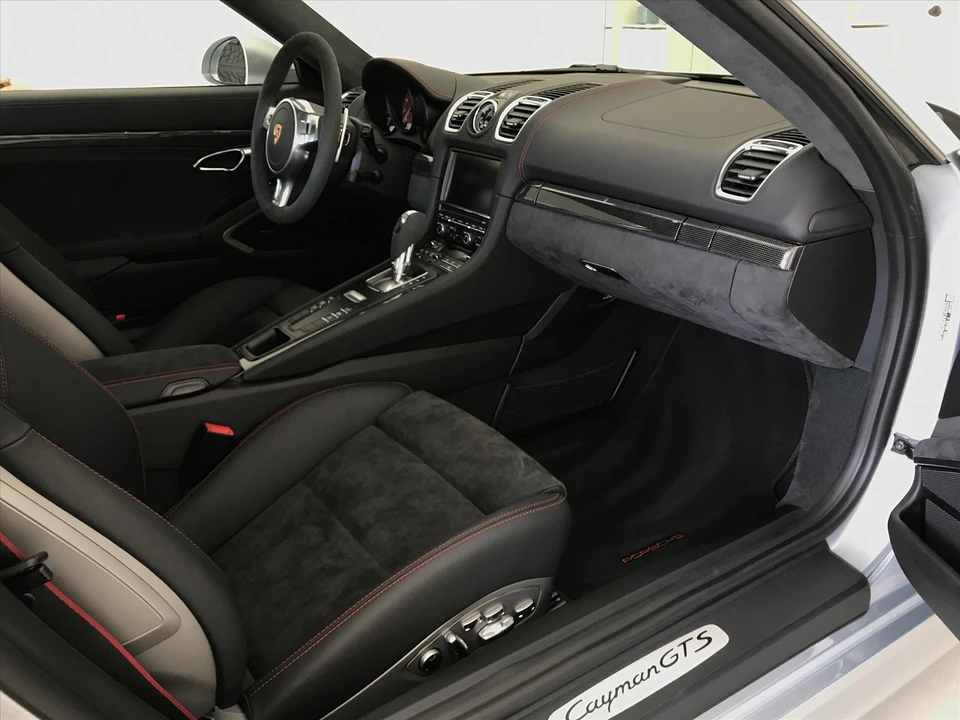 2015 Porsche 981 Cayman GTS - Image 17 of 22