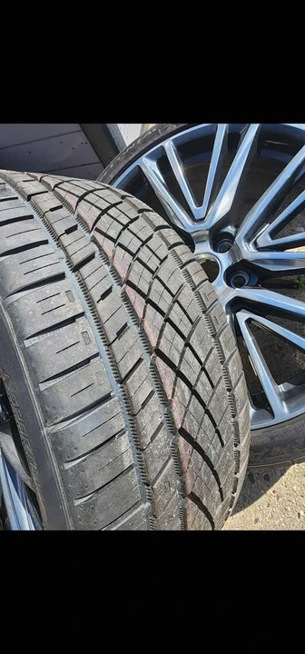 2024 Cadillac CT5-V - Image 8 of 9