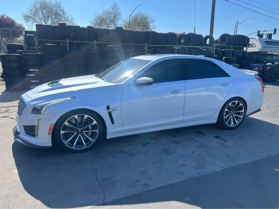 2017 Cadillac CTS-V 3rd Gen - Image 8 of 9