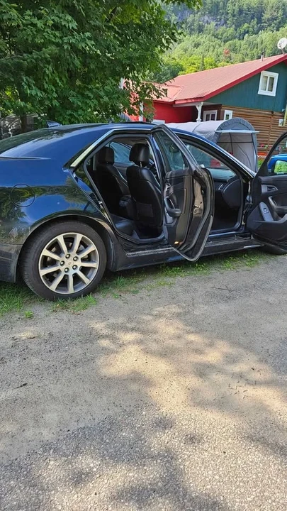 2010 Cadillac CTS 2nd Gen - Image 2 of 10