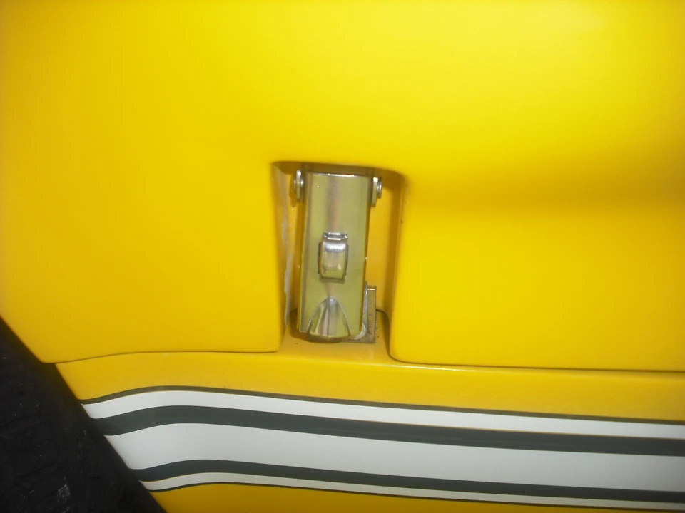 Ford Replica - Image 25 of 31